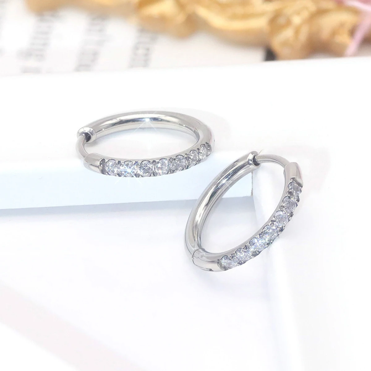 2Pcs Stainless Steel Cz Hoop E - Conch Earring Hoop recension och pris