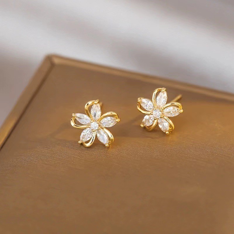 Dainty Flower Stud Earrings fo - Conch Earring Hoop recension och pris