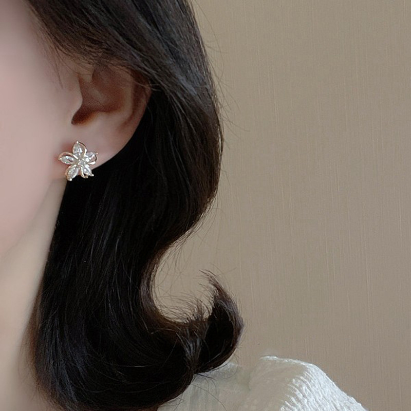 Dainty Flower Stud Earrings fo - Conch Earring Hoop recension och pris