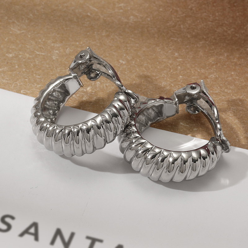 Stainless Steel Croissant Chun - Body Jewelry Hypoallergenic recension och pris