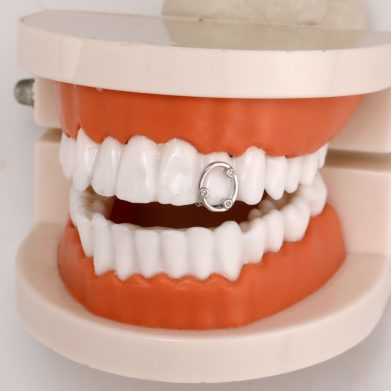 TOPGRILLZ Vintage Classic Sing - Body Jewelry Charms recension och pris