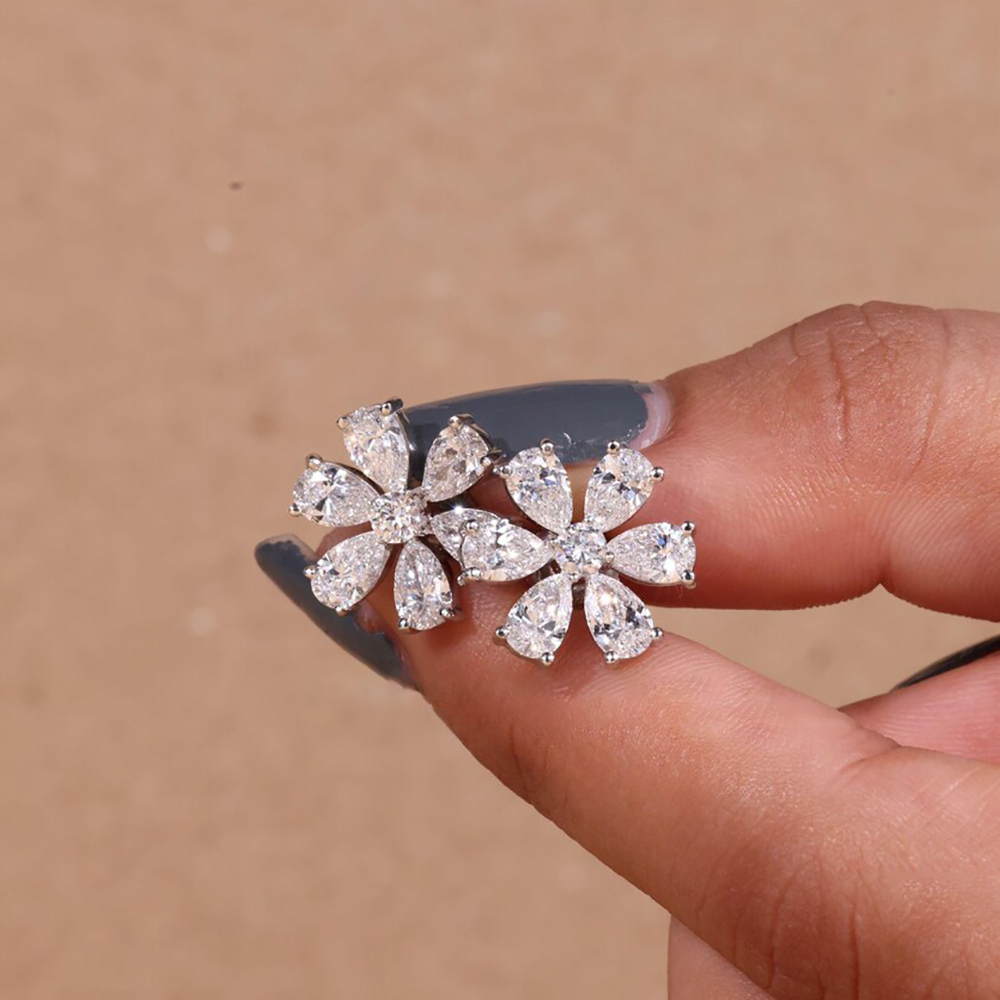 Cluster Flower Full Moissanite - Cluster Stud Ear recension och pris